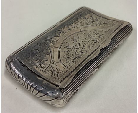 A Continental silver snuff box with hinged lid. Approx. 57 grams. Est. £50 - £80. 