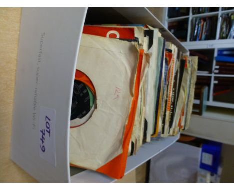 Records : An interesting collection of 140+ UK 7" singles, mostly 1960's/70's, rock/pop, some motown and other genres, incl s