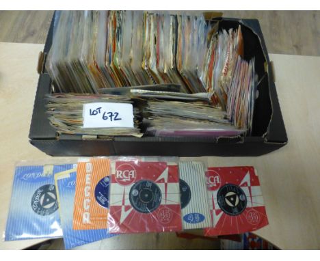 Records : Good box of 300+ original 1950's/60's singles - all in original sleeves, Presley, Eddy, Holly etc, lovely lot.