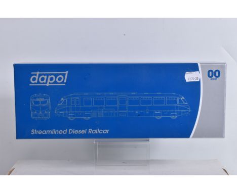 A BOXED DAPOL OO GAUGE 1:76 SCALE MODEL DIESEL RAILCAR, a Streamlined Parcel Rail car, no. 17, in GWR Chocolate and Cream Liv