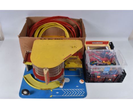 TWO BOXES OF BOXED AND LOOSE CORGI AND OTHER DIECAST VEHICLES, TOGETHER WITH A CORGI TOYS GARAGE AND A BOX OF CORGI ROCKETS T