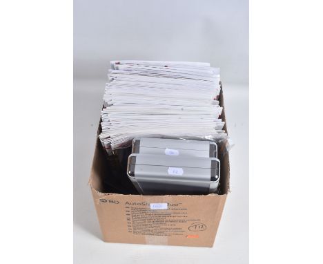 A COLLECTION OF ASSORTED UNBOXED MARKLIN MINI-CLUB Z SCALE D.B. LOCOMOTIVES AND ROLLING STOCK, locomotives include class 24 (