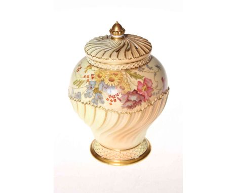 Late 19th century Royal Worcester blush pot pouri vase 