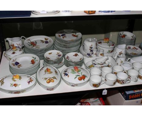 Evesham Vale Royal Worcester dinner and tea service.