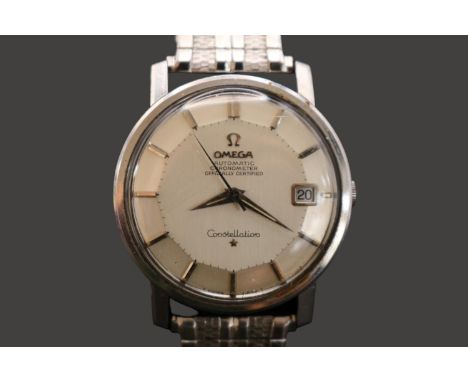 Omega Constellation Automatic Chronometer, pie-pan dial with day window and 21 jewel automatic Swiss movement, circa 1966. Re