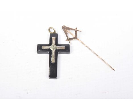 A Masonic stick pinThe Masonic emblem atop the stick pin, stamped 9ct,Together with a cross pendant (2). 