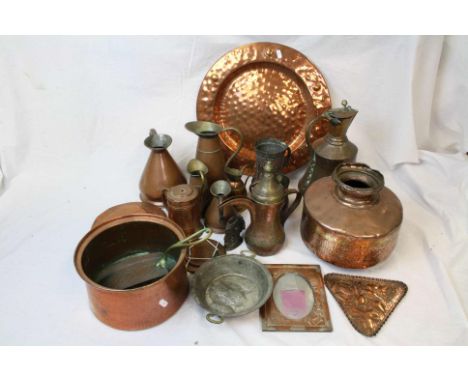 Box of vintage Copper &amp; Brass collectables to include Middle Eastern