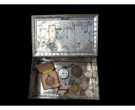 Group of small collectables, to include a Continental silver cased pocket watch, stamped 800, two hallmarked silver medals an
