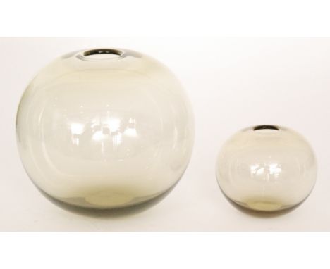 Per Lutken - Holmegaard - A post war glass vase of spherical form with a narrow opening in olive green, dated 1960, height 16