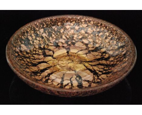 Ercole Barovier - Barovier & Toso - A post war Italian Murano glass bowl of shallow form decorated with fissured gold aventur