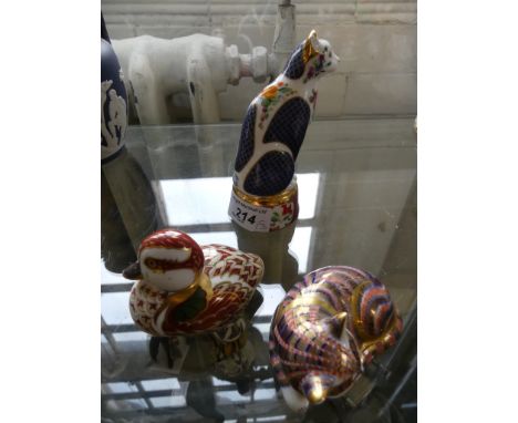 Two Royal Crown Derby paperweights, Bakewell Duckling and Sleeping Kitten together with Royal Worcester Connoisseur Collectio