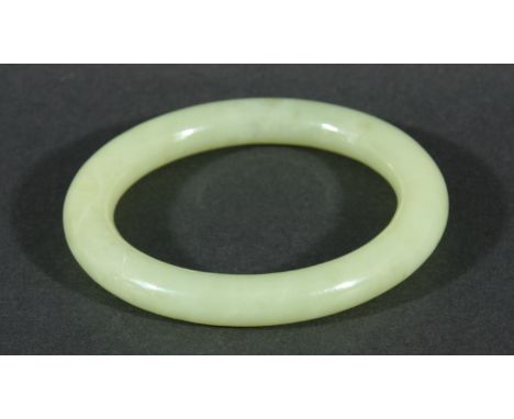 CHINESE CELADON JADE BANGLE, diameter 8cm