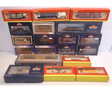 OO GAUGE MODEL RAILWAY WAGONS BY BACHMANN, HORNBY &amp; DAPOL ALL BOXED (19)