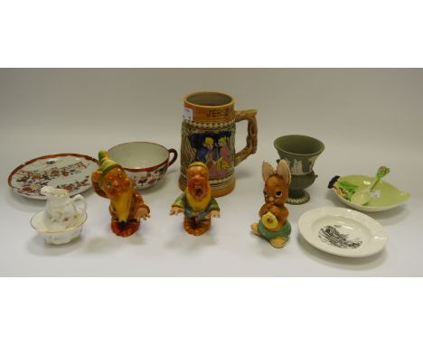 Ceramics - a Wade cellulose model from Snow White, Sneezy;  another Sleepy;  a Wedgwood Governor's Palace Williamsburg ashtra