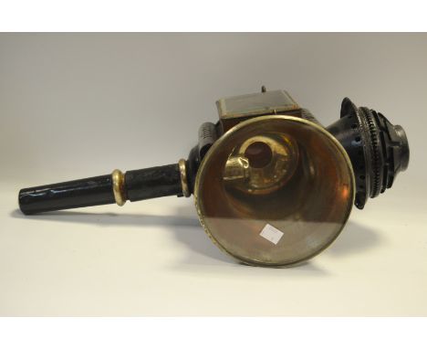 An early 20th Century carriage lamp, stamped 'Renault, Paris'.