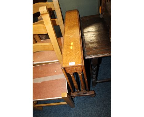 AN EDWARDIAN LIGHT OAK SUTHERLAND TABLE