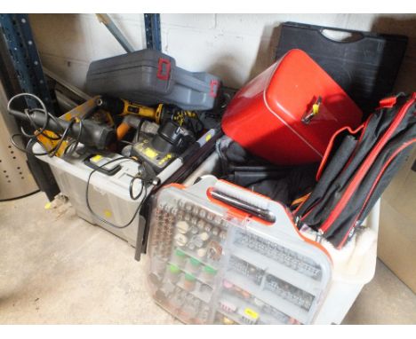 A TRAY OF POWER TOOLS AND PARTS TO INCLUDE DRILL BITS ALONG WITH ANOTHER BOX WITH MINI FRIDGE