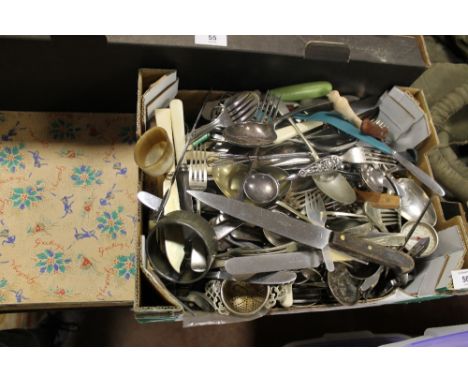 A LARGE QUANTITY OF MIXED FLATWARE TO INC SILVER PLATED ITEMS