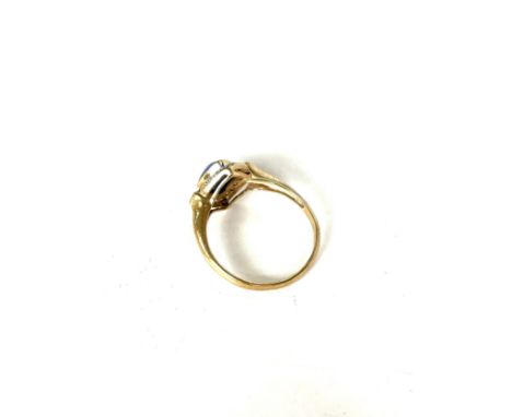 Ladies 9ct gold stone set ring, ring size V, overall weight 3g