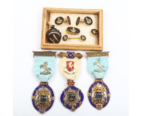 3 silver and enamel Masonic jewels, a set of Japanese gold inlaid Masonic cufflinks and studs, and a similar swivel fob 