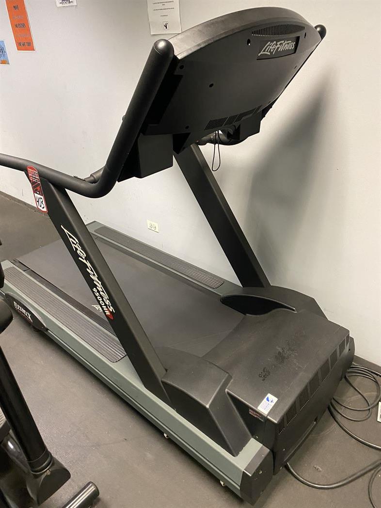 Life Fitness 9500HR Treadmill