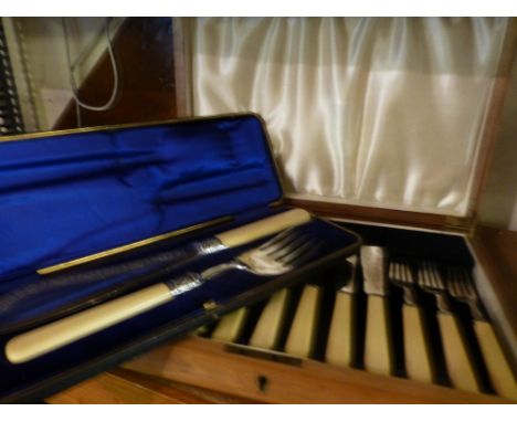 Silver plated fish knives and forks in wooden case and silver plated fish knife and fork server in case