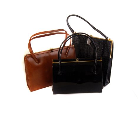 Fashion: A collection of lady's vintage handbags, various colours and styles (parcel)