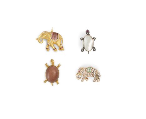 A GROUP OF FOUR NOVELTY BROOCHES, comprising a turtle set with a sunstone labradorite-like shell, length approx. 3.2cm, metal