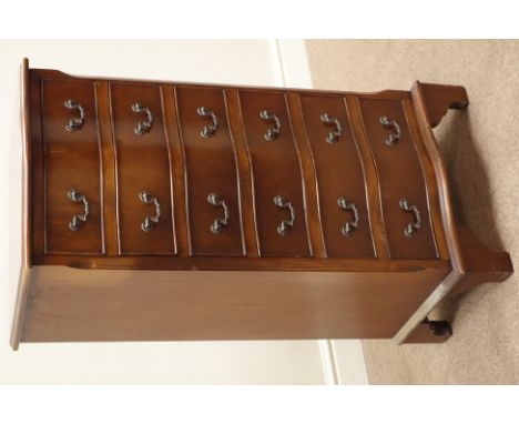 Reproduction mahogany serpentine six drawer chest, fluted canted corners, bracket feet, W49cm, H100cm, D40cm   Condition Repo