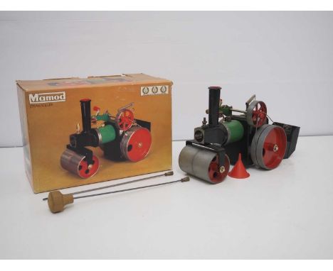 A MAMOD SR1A live steam Roller, circa late 1970s, appears complete in original box, drive band appears loose - G in F/G box