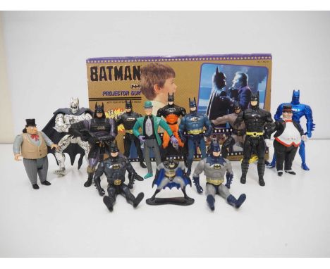 A group of Batman related figures and toys to include a Batman Projector Gun - G/VG, figures unboxed, projector in G box (15)