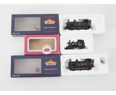 A group of OO gauge steam locomotives by BACHMANN and DAPOL, comprising a BACHMANN 32-227 Jinty in BR black livery, a BACHMAN