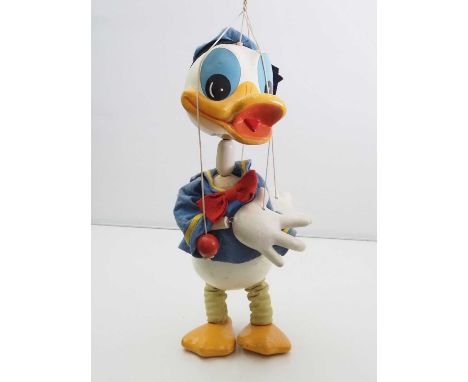 A large 24" PELHAM PUPPET display Disney Donald Duck - G (unboxed)