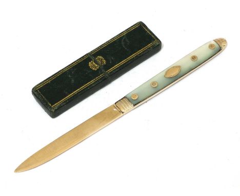 A Georgian 15ct gold and mother-of-pearl folding fruit knife,the blade and mounts gold, the handles with inset dots and ovals