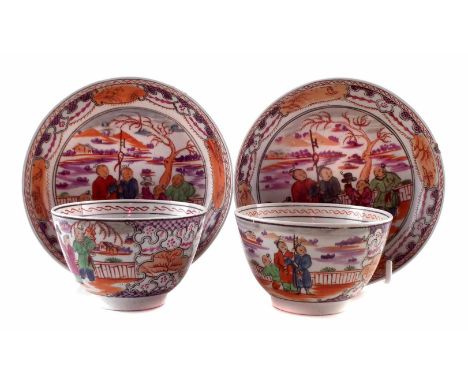 Pair of Newhall teabowls and saucers circa 1800, printed and painted with a rarer Chinoiserie pattern, (2) the saucers measur