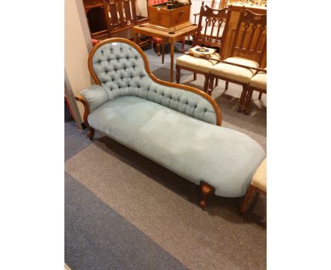 Ornate button back chaise lounger. 