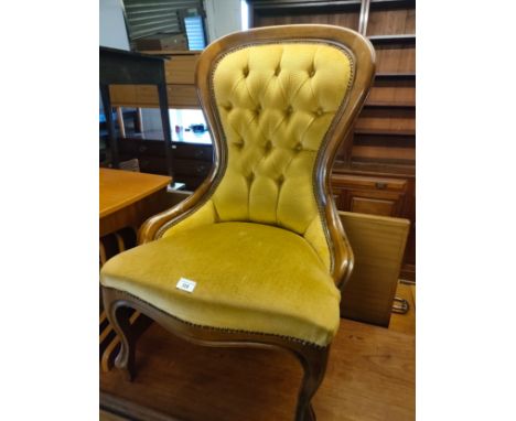 Quality Reproduction button back chair. 