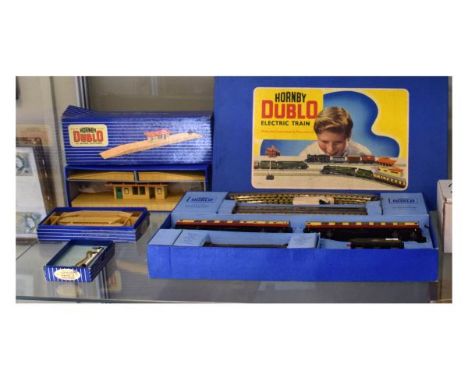 Model Railway - Hornby Dublo electric train set, EDP12 Passeneger Train 'Duchess of Montrose' B.R. (L.M.R), together with Isl