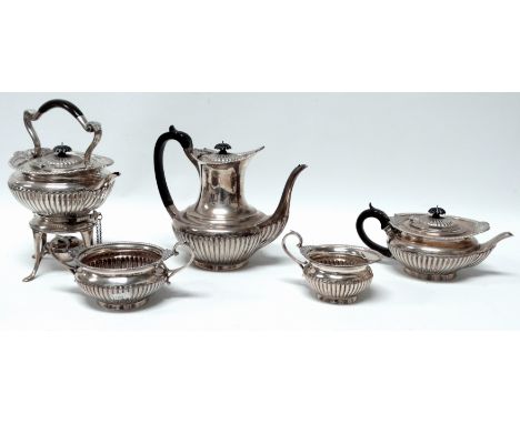 A silver five piece tea and coffee service - London/Sheffield 1900/1901, Edward Barnard &amp; Sons Ltd and Walker and Hall, o