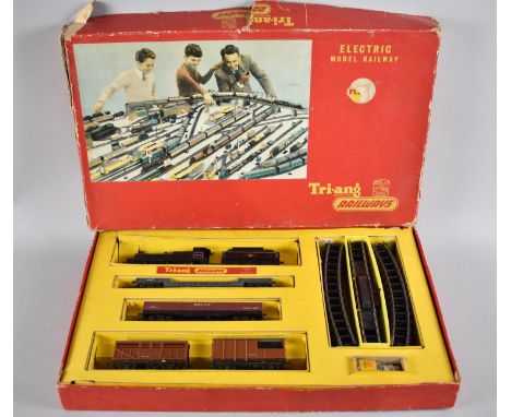A Vintage Triang Railways OO Gauge Model Railway Set, RS5 
