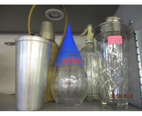 Mixed vintage drinks related items to include a soda syphon and a Millennium Evian water decanter/bottle 