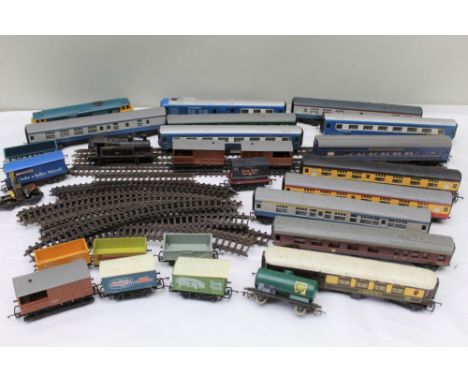 TRIANG RAILWAYS 00 gauge electric Trains including Diesel Locomotive D7063 4-0-4, 3f Jinty Steam Engine 47606 0-6-0, Twelve p