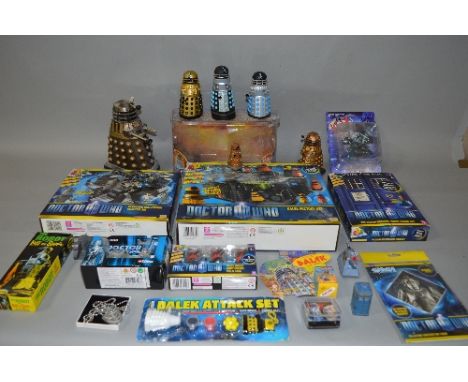 A QUANTITY OF BOXED AND UNBOXED MAINLY DOCTOR WHO ITEMS, to include assorted Character Building Construction sets, contents n