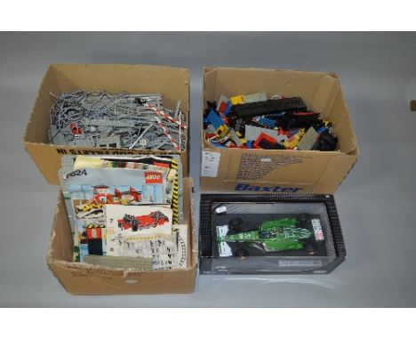 A QUANTITY OF UNBOXED AND ASSORTED LEGO, to include a quantity of railway rolling stock and track, 1980's, grey track era, wi