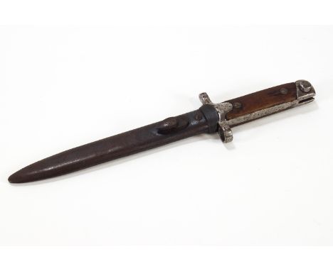 A 1938 ,model Italian bayonet and scabbard, 31cm long