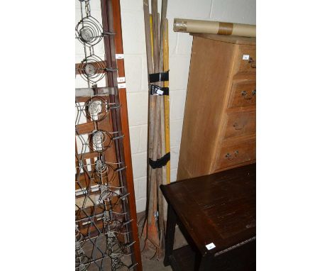Quantity of garden tools