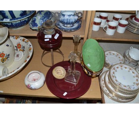 Mixed Lot: Oil lamp and various assorted ceramics