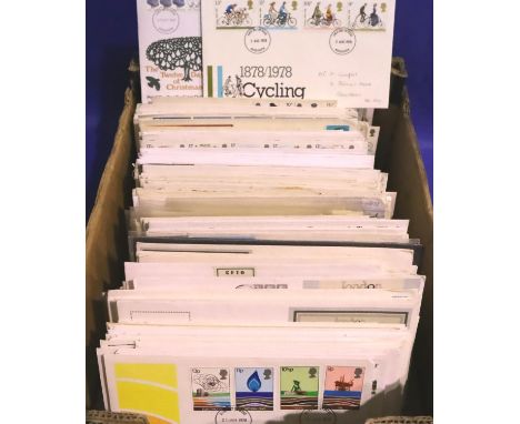 Approximately 250 assorted first day covers. P&amp;P Group 2 (£18+VAT for the first lot and £3+VAT for subsequent lots) 