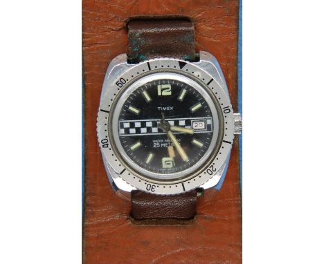 Timex; vintage wristwatch, working at lotting. P&amp;P Group 1 (£14+VAT for the first lot and £1+VAT for subsequent lots) 