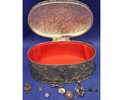 White metal trinket box containing earrings in good condition. P&amp;P Group 1 (£14+VAT for the first lot and £1+VAT for subs